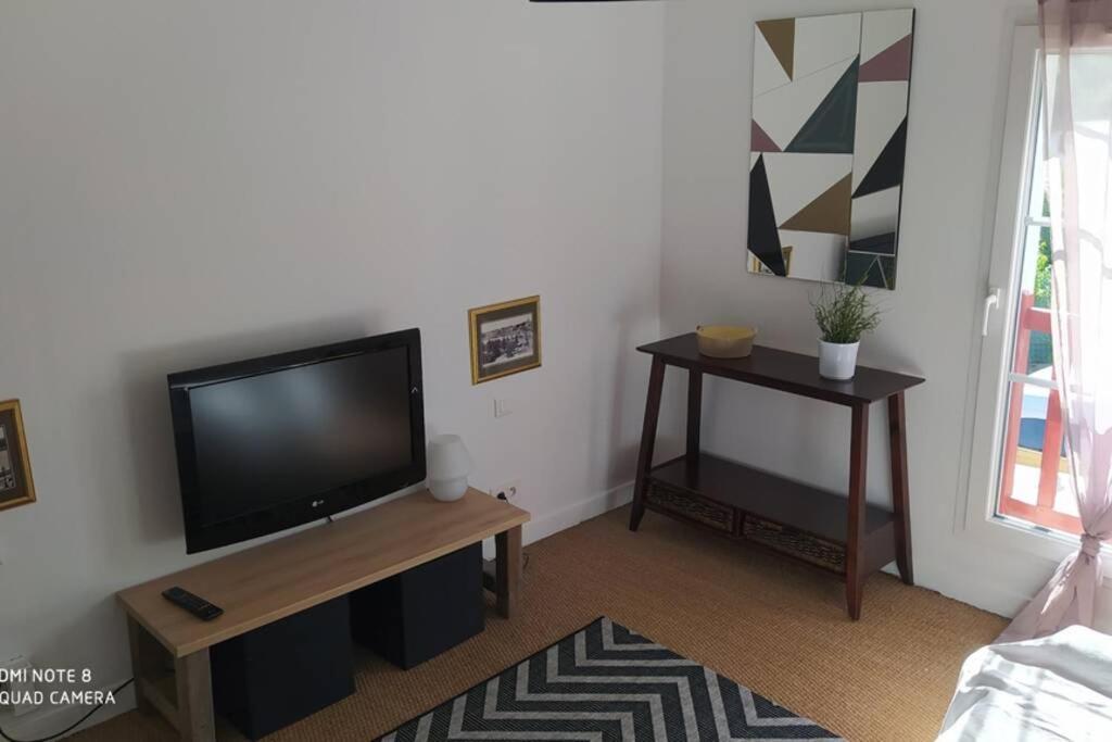 Appartement Tout Confort Au Calme Avec Jacuzzi Mouguerre Exterior photo