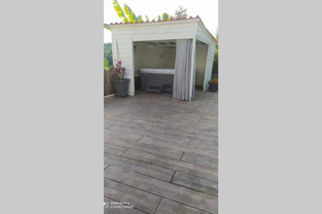 Appartement Tout Confort Au Calme Avec Jacuzzi Mouguerre Exterior photo